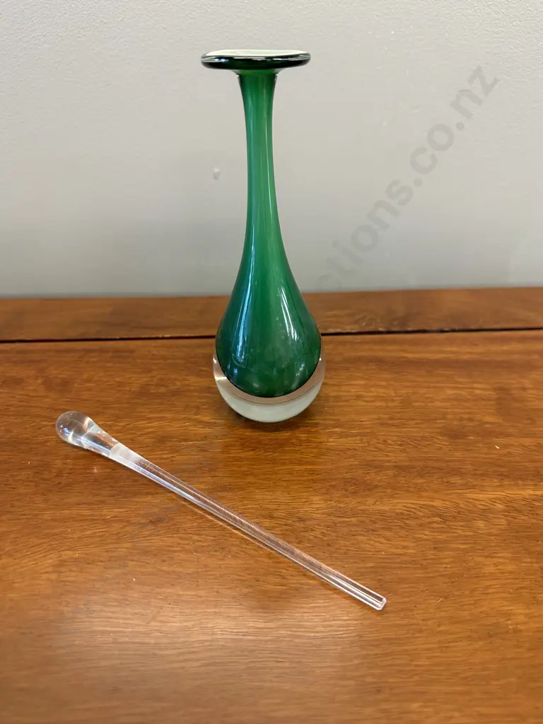 Green Glass Perfume Bottle 2007 H20cm. Image 1++